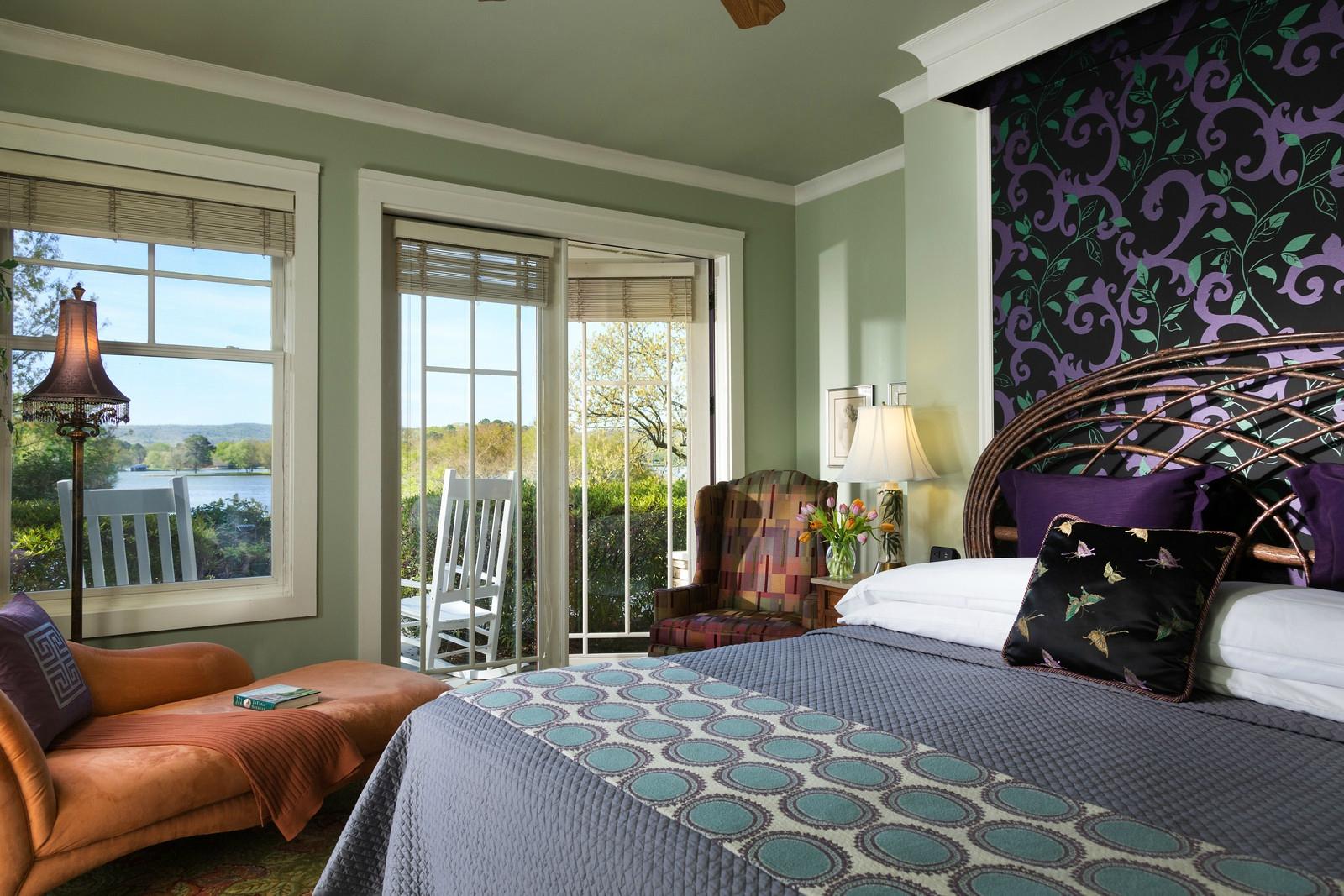 Hotel photo 43 of Lookout Point Lakeside Inn.