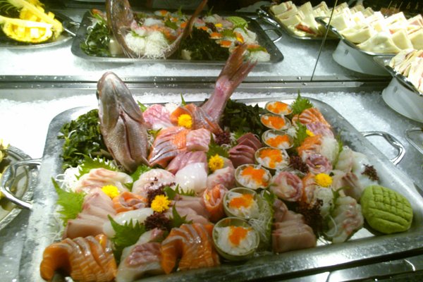 Sushi board platter - Picture of Seishin Sushi, Crawley - Tripadvisor