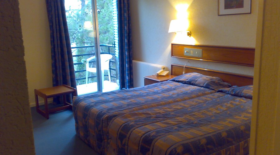 TWIN BEDDED ROOM