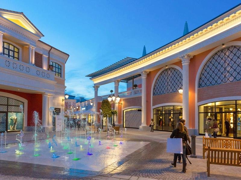 Castel Romano Designer Outlet (Rome, Ý) - Đánh giá - Tripadvisor