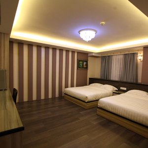 Deluxe Family Room