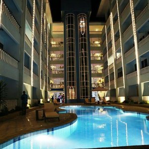 Cowrie Shell Beach Apartments - External View