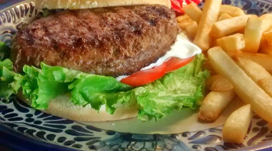 NUESTRA MEGA HAMBURGUESA DE RES CALIDAD ANGUS..