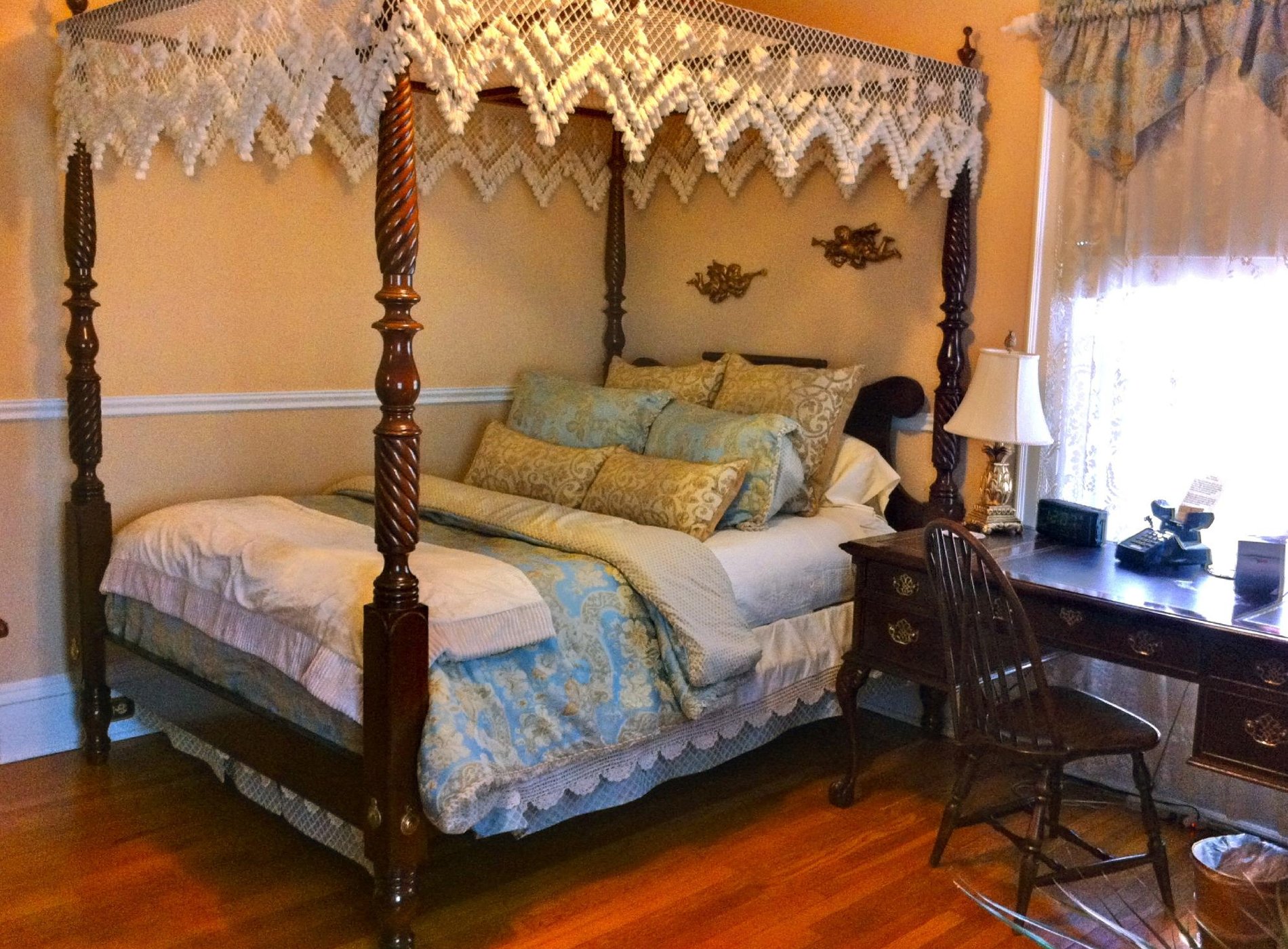 Brass Pineapple Inn by null