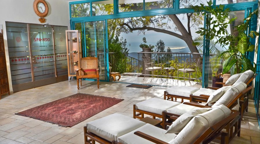 Lobby resting area
