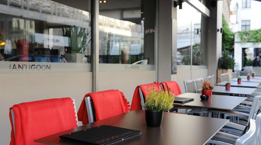 Genieten tot 's avonds laat met een dekentje op het terras