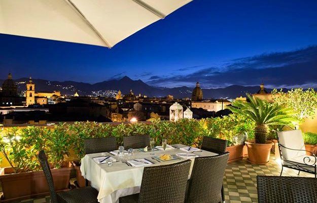 il Fascino di Palermo con vista di sera dal Ristorante