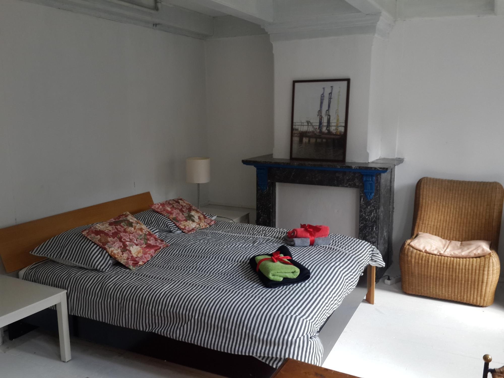 ROSE BED AND BREAKFAST - B&B Reviews (Amsterdam, The Netherlands)