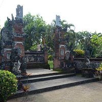 Lingsar Temple
