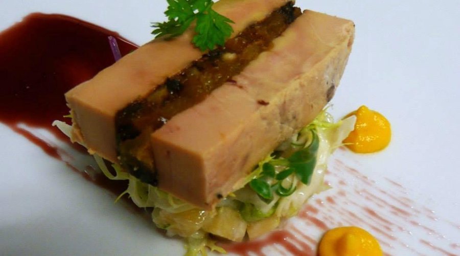 Entenstopfleber-Terrine mit Nüssen und Trockenfrüchten