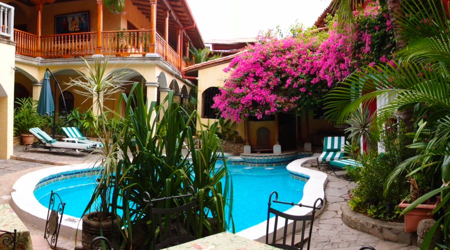 Pool 1 with Pool Bar