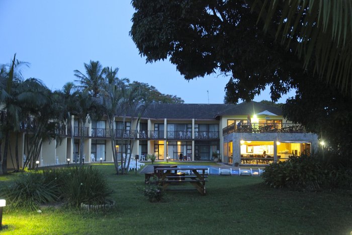 Elephant Lake Hotel Restaurant: Pictures & Reviews - Tripadvisor