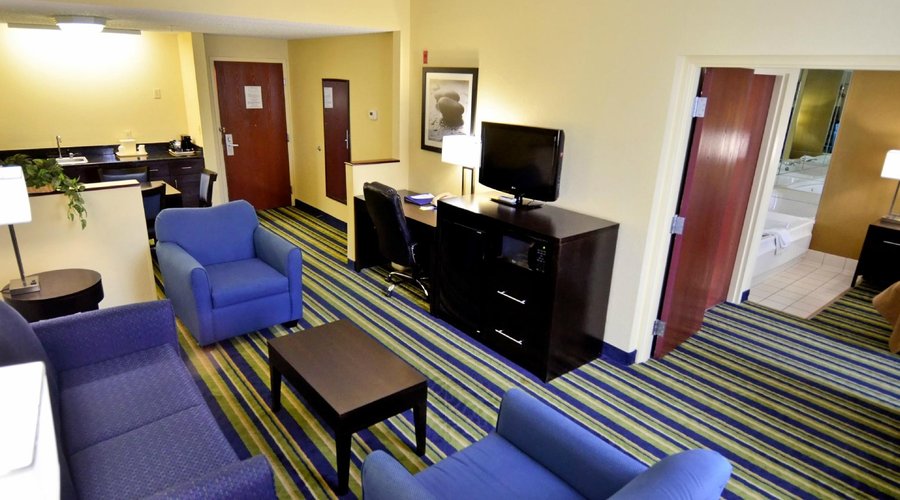 2 Room Non-Smoking Suite
