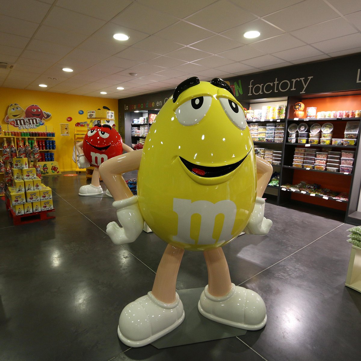 Carrefour distributeur exclusif des mascottes