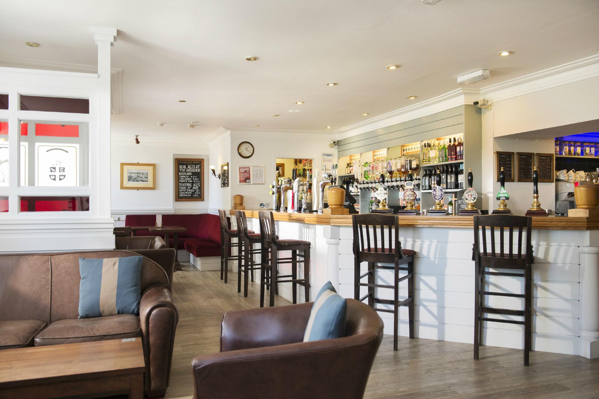 Hotel photo 2 of Rashleigh Arms.