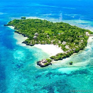 The Sands At Chale Island, hotel in Diani Beach