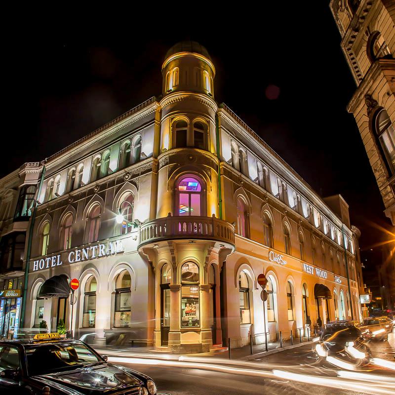 Hotel central shop