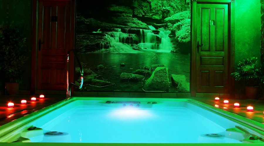Piscina jacuzzi del Spa