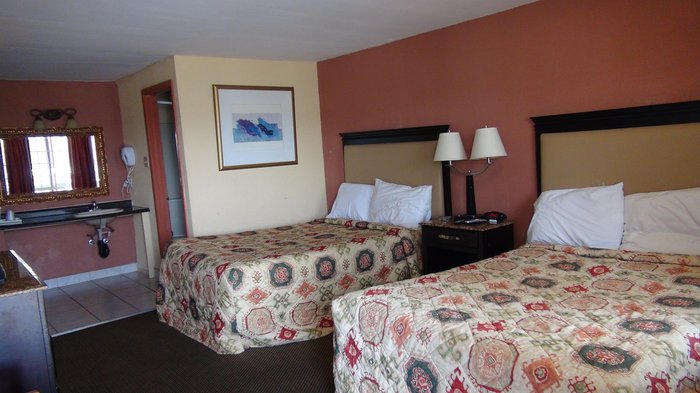 Travelodge by Wyndham Atlantic City Rooms: Pictures & Reviews - Tripadvisor