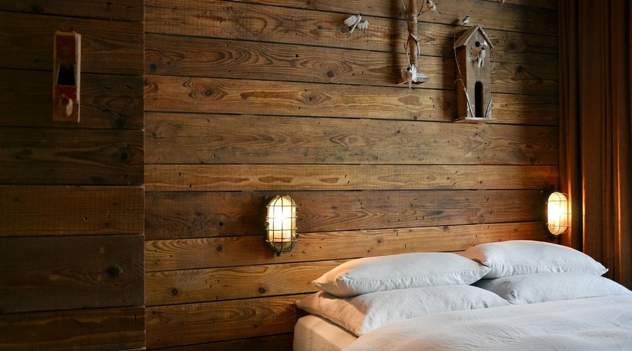 ROOM4 [reclaimed wood]