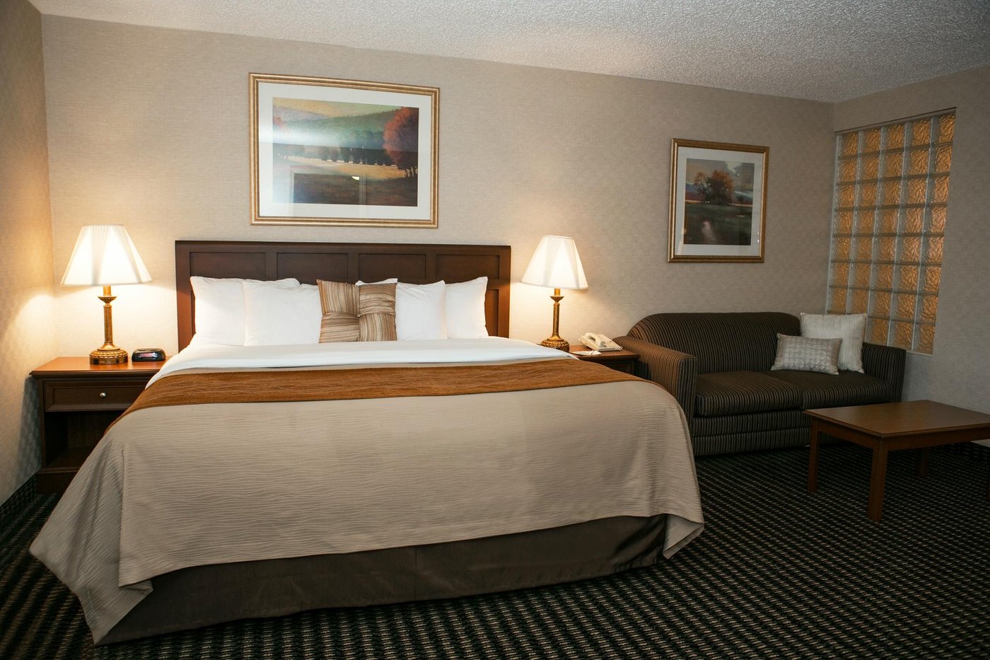 COMFORT INN UTICA Prices & Hotel Reviews (MI)