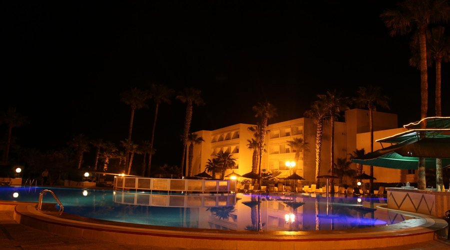 Pool bar by Night