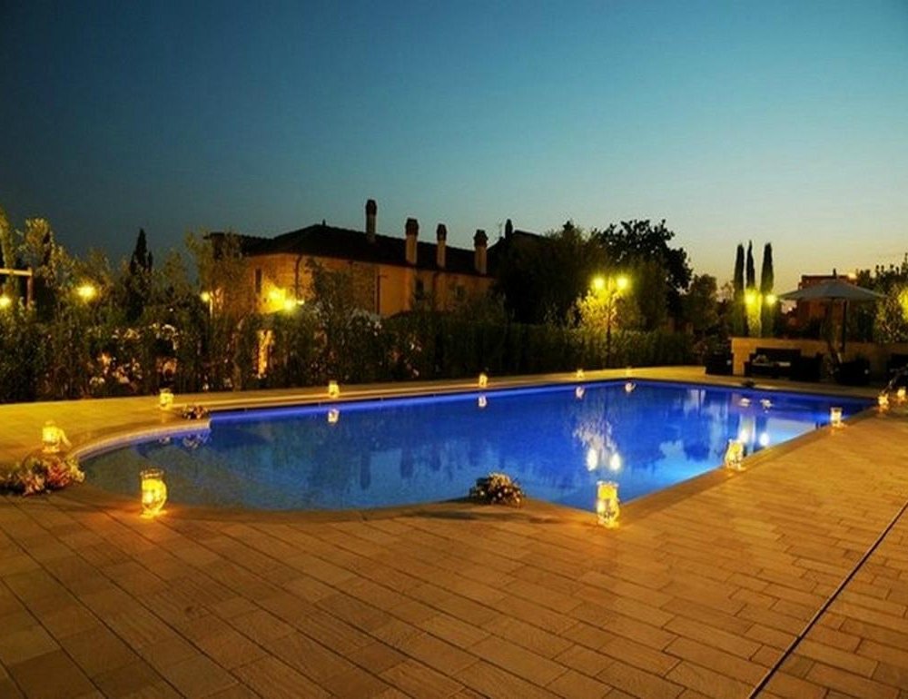 C&C hospitality in Tuscany ricevimenti piscina image