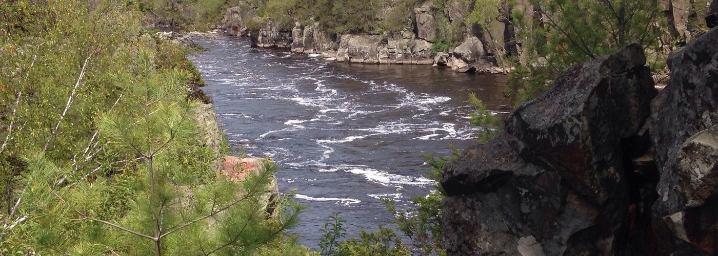 Looking north up the St Croix near the paths by the glacial potholes