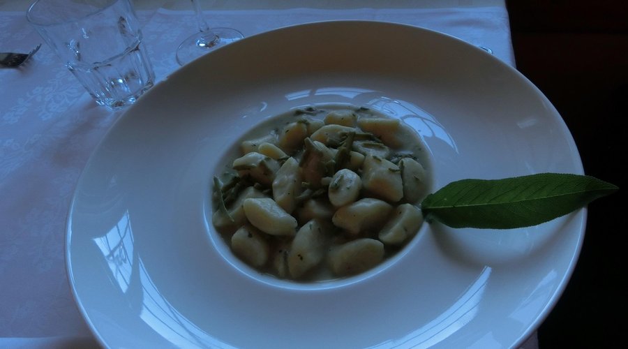 gnocchi con asparagi selvatici