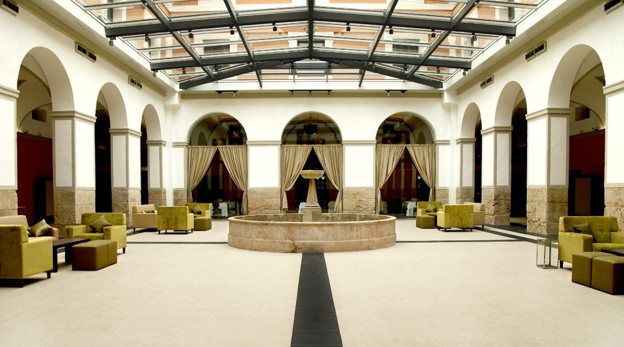 Claustro acristalado