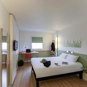 Ibis Budget Valencia Aeropuerto in Valencia, image may contain: Hotel, City, Urban, Office Building