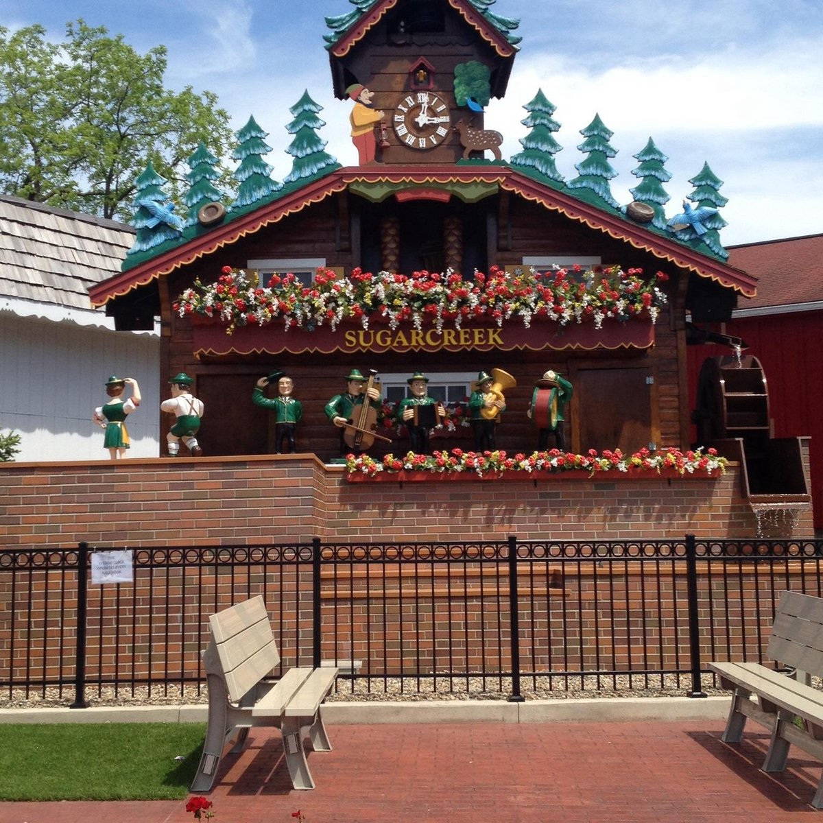 World's Largest Cuckoo Clock (Sugarcreek) - 2021 All You Need to Know ...