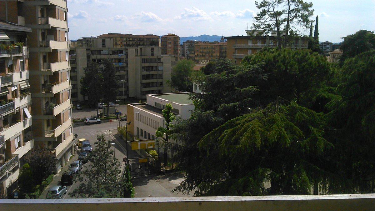 un'asse di legno tra la rete e il materasso - Foto di Auto Park Hotel,  Firenze - Tripadvisor