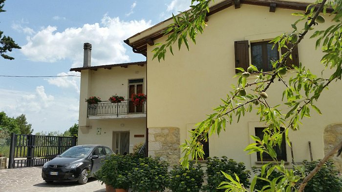 LA COLLINA DEGLI ULIVI - Condominium Reviews (Umbria, Italy)