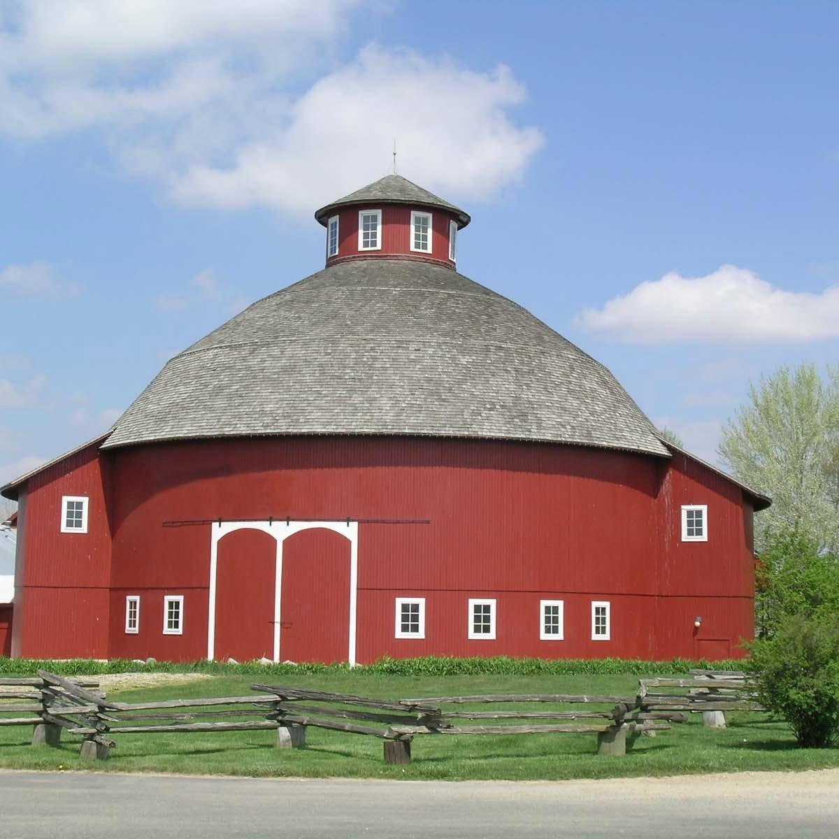 Staggering Round Barn Theatre Concept Lantarexa