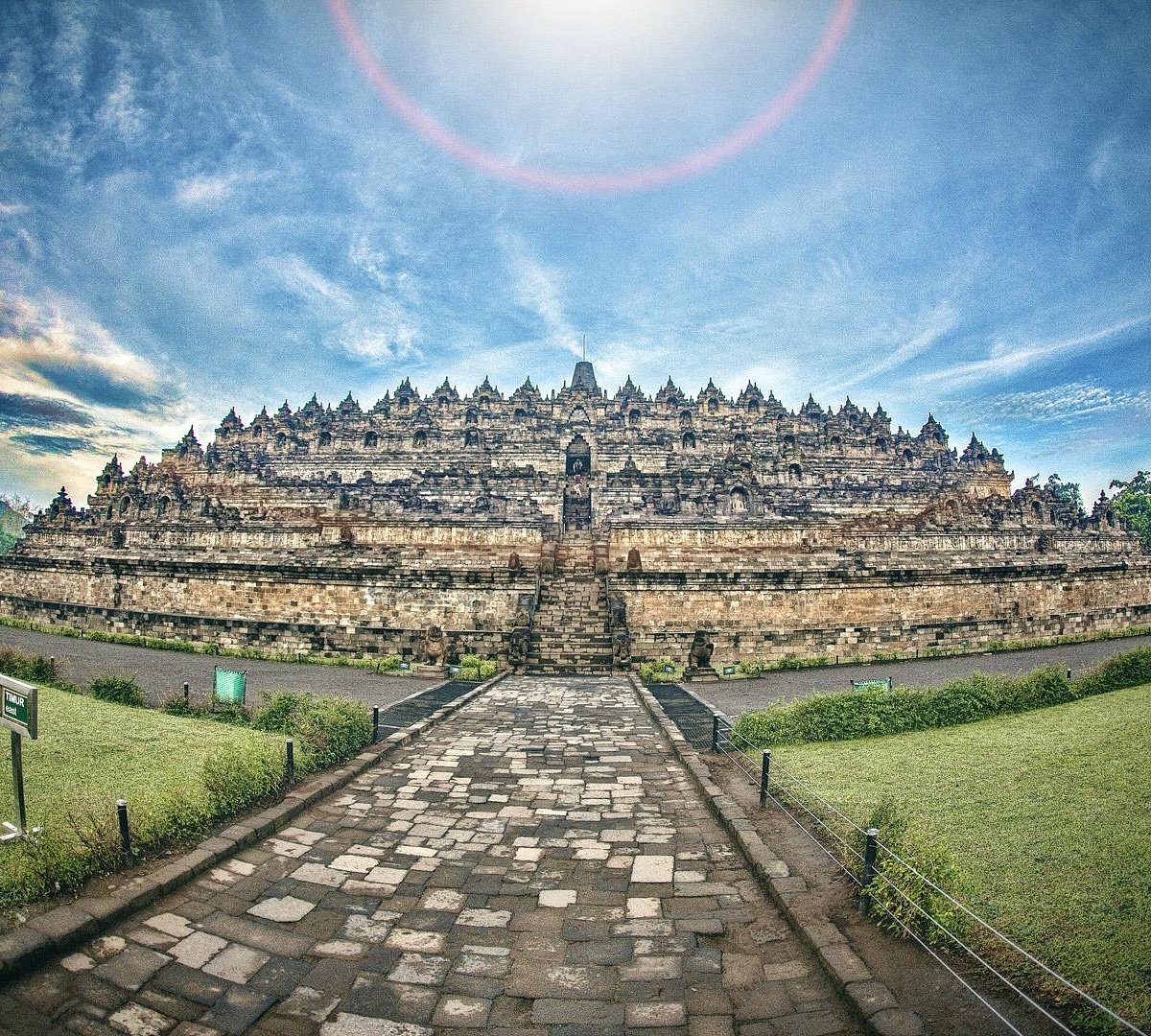 Albums 101+ Images where is the pyramid temple at borobudur located? Updated