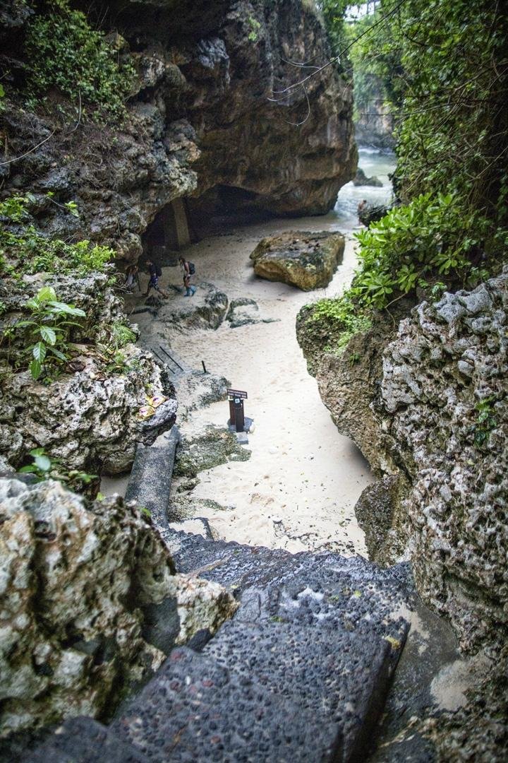 Suluban Beach Blue Point Bali