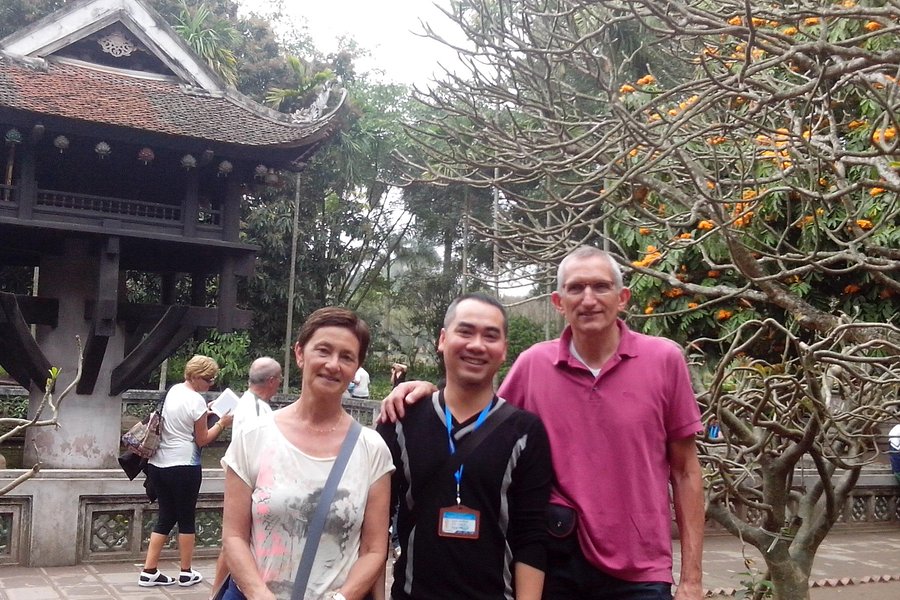 tour guide hanoi