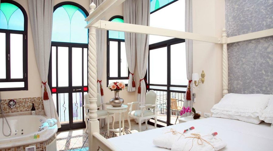 Balcony’s Suites