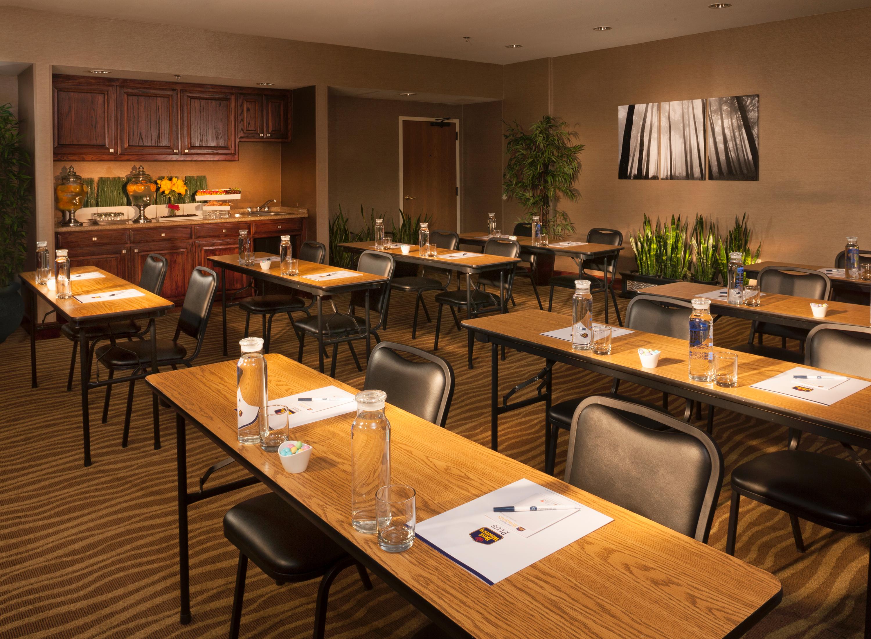 Hotel photo 36 of Best Western Plus Lewisville Flower Mound.