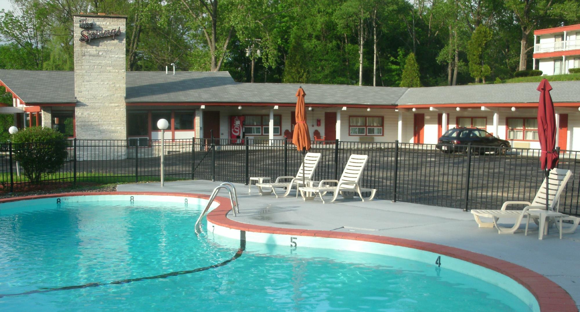 The Springs Motel Pool Pictures Reviews Tripadvisor   Econo Lodge The Springs 