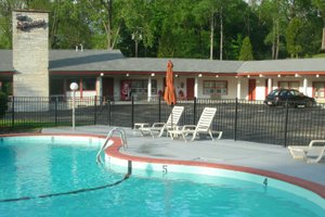 Pool & Beach