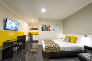Room & Suite