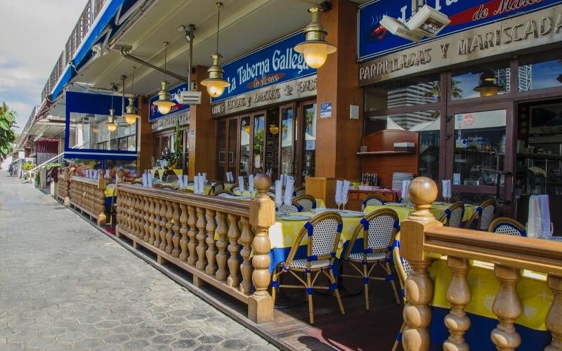 taberna gallega frente al puerto Barcelona port