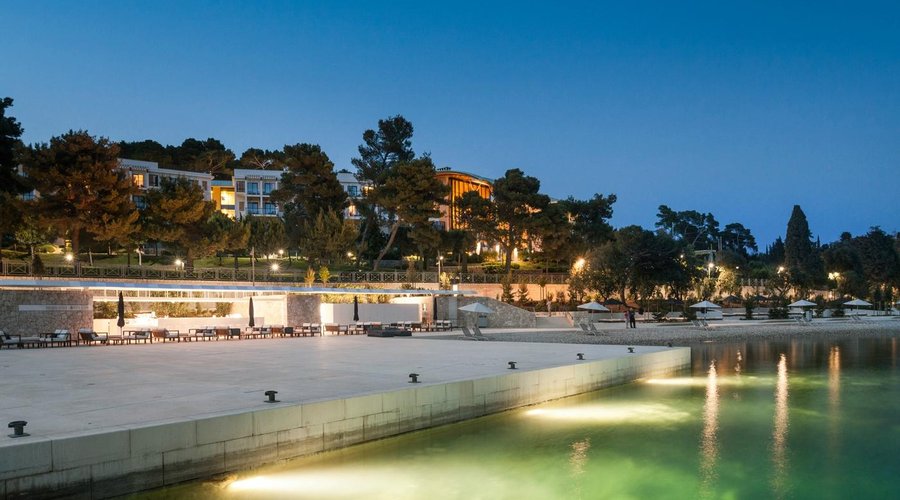 Mulini Beach at night