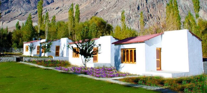 HIMALAYAN ECO RESORT (Hunder) - Guesthouse Reviews, Photos, Rate ...