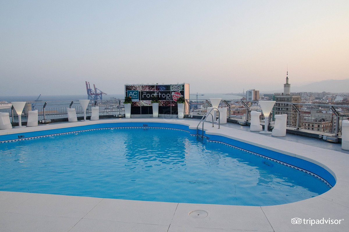 Hotel by Marriott Malaga Palacio Pool & -