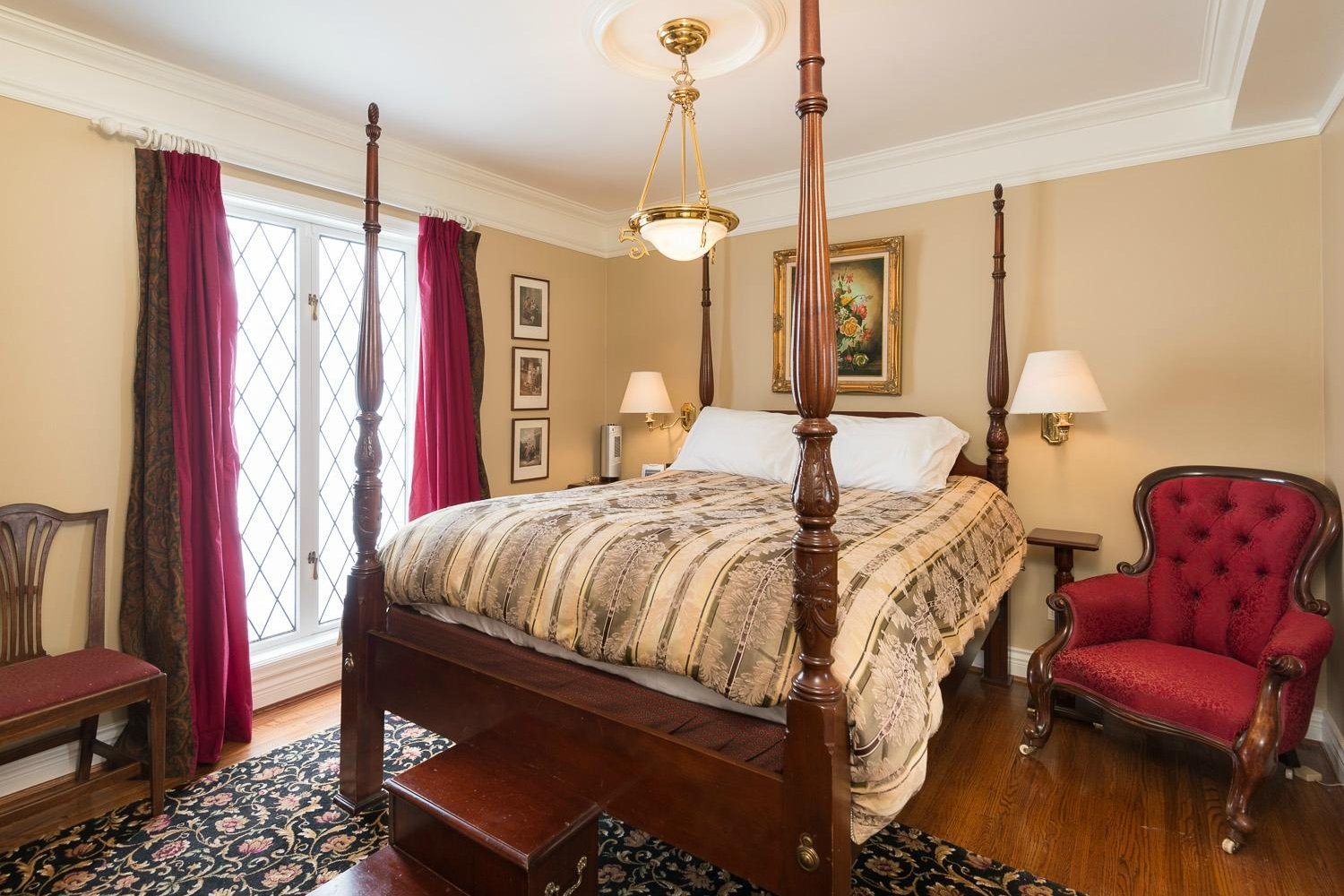 English Bay Inn by null