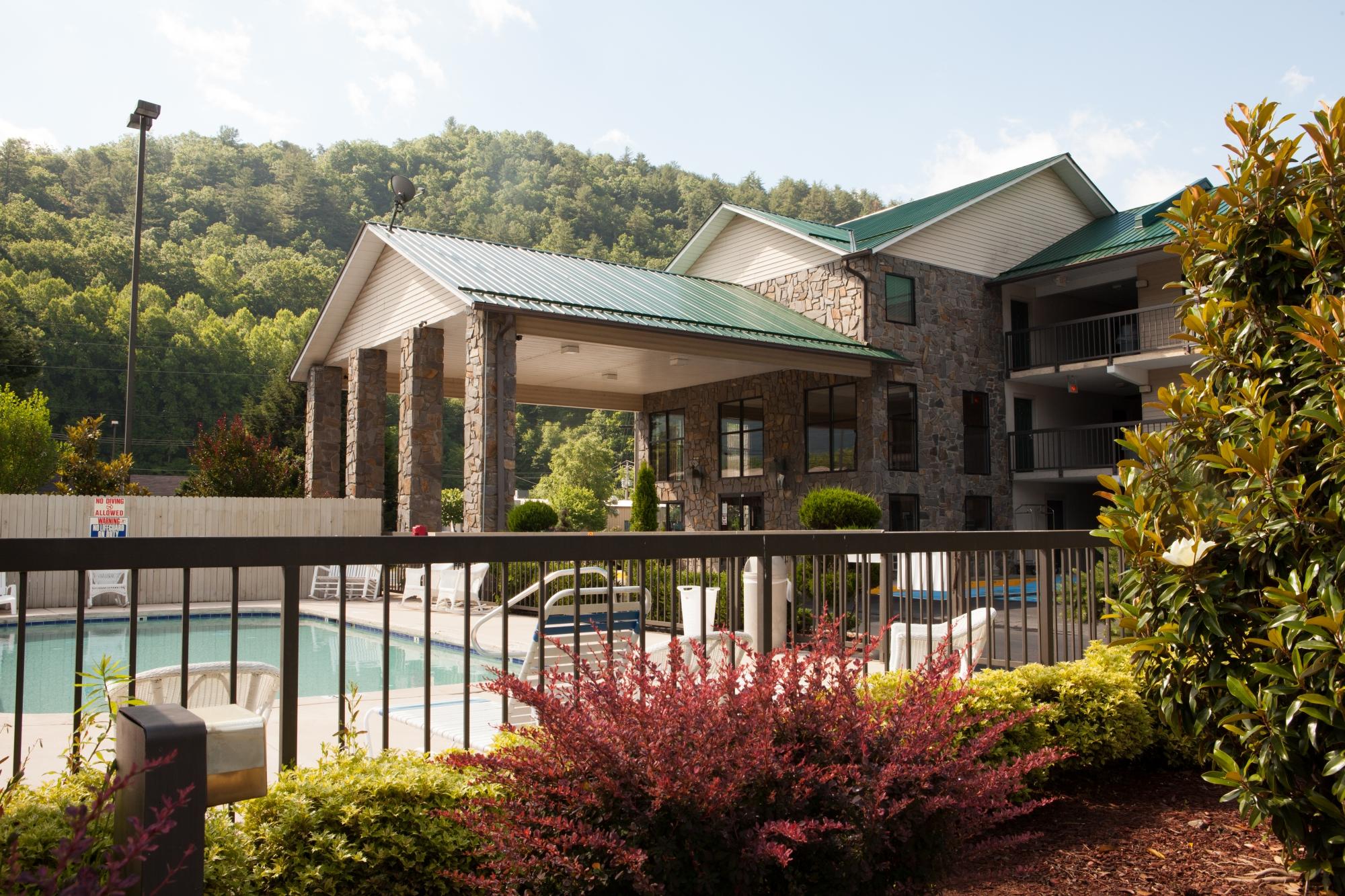 cherokee nc hotels with shuttle to casino