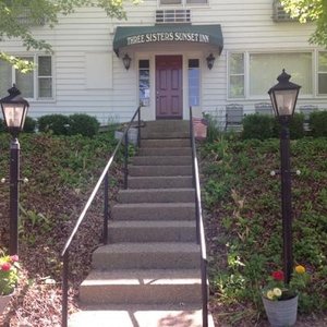 Entrance to Three Sisters